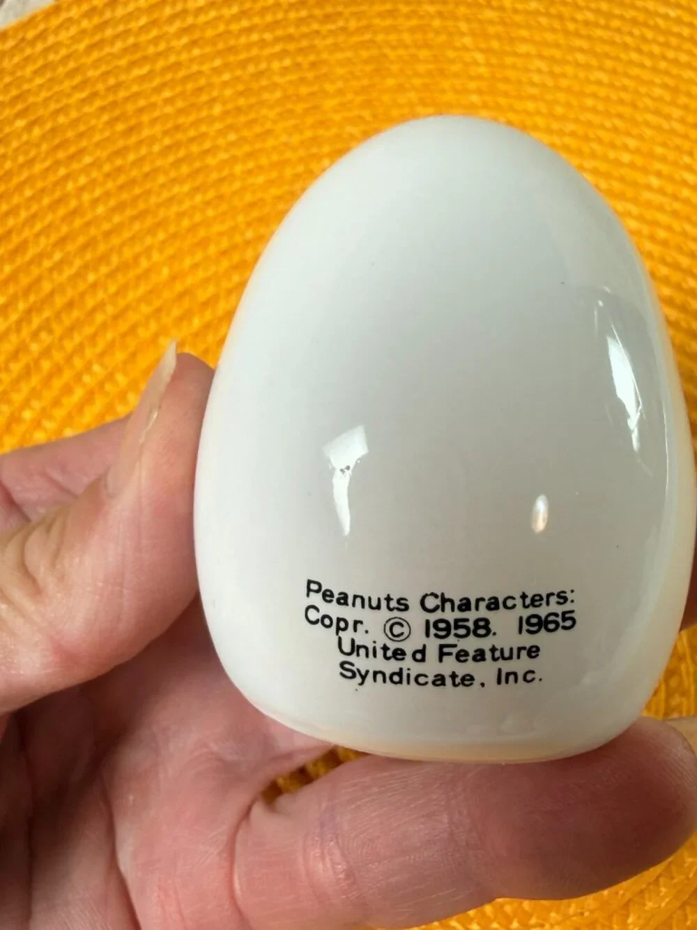 Vintage 1970's PEANUTS Snoopy Ceramic egg 